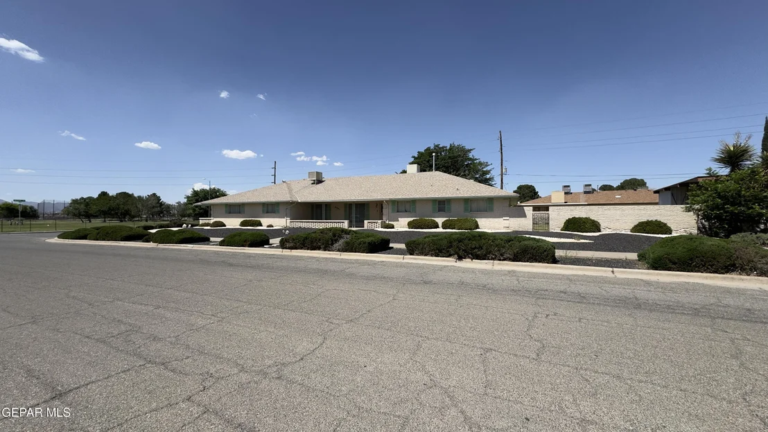 Photo of 8901 PARKLAND Drive