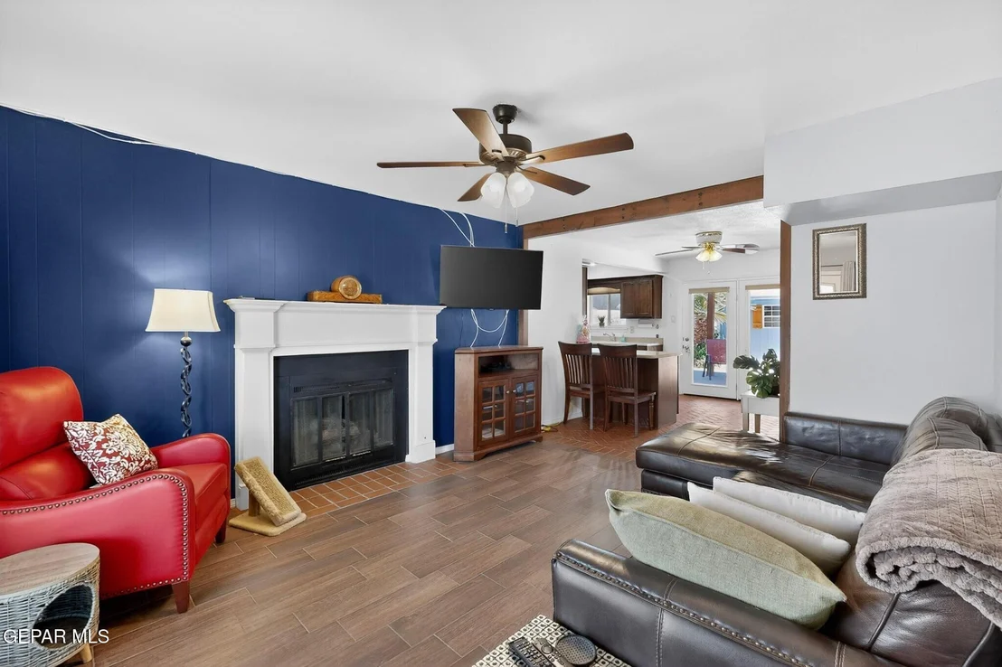 Photo of 537 RIDGEMONT Drive