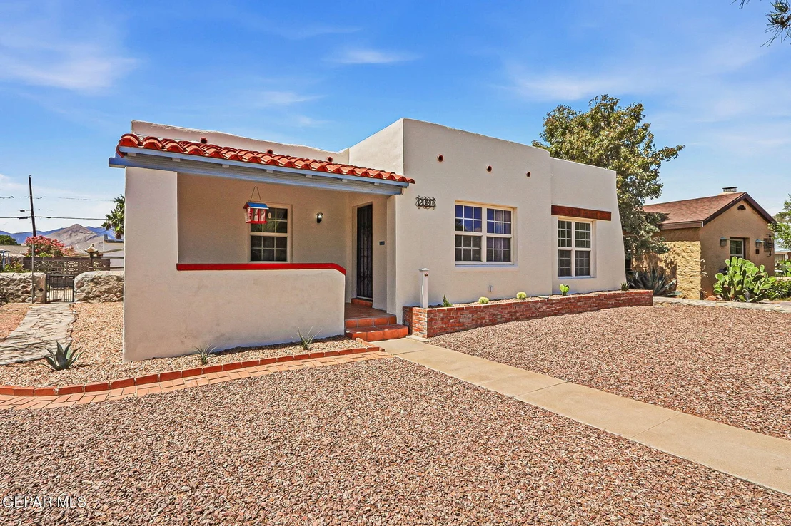 Photo of 2037 CRESCENT Circle