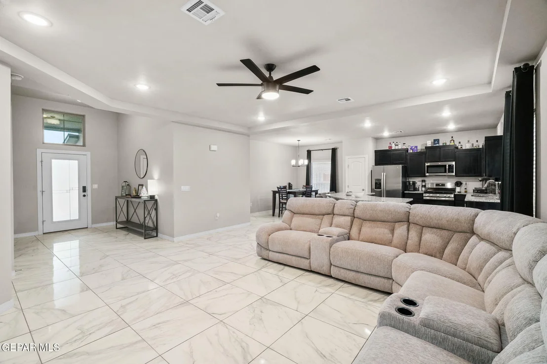Photo of 356 PLATEAU Drive