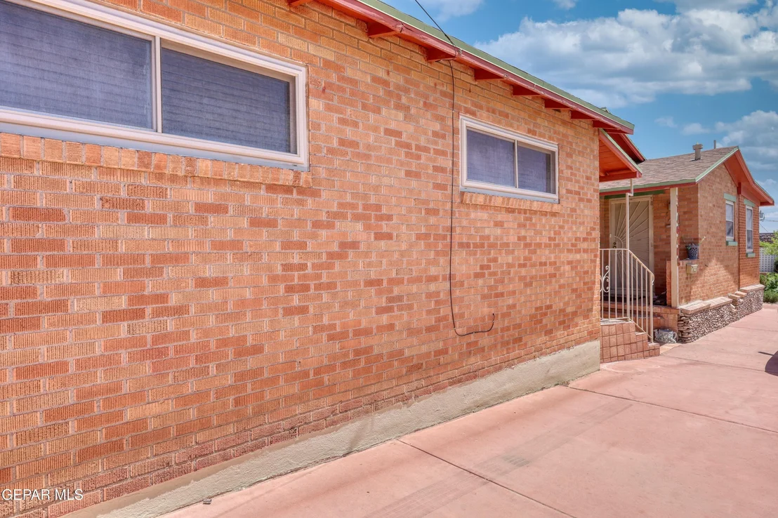 Photo of 1629 SAINT JOHNS Drive