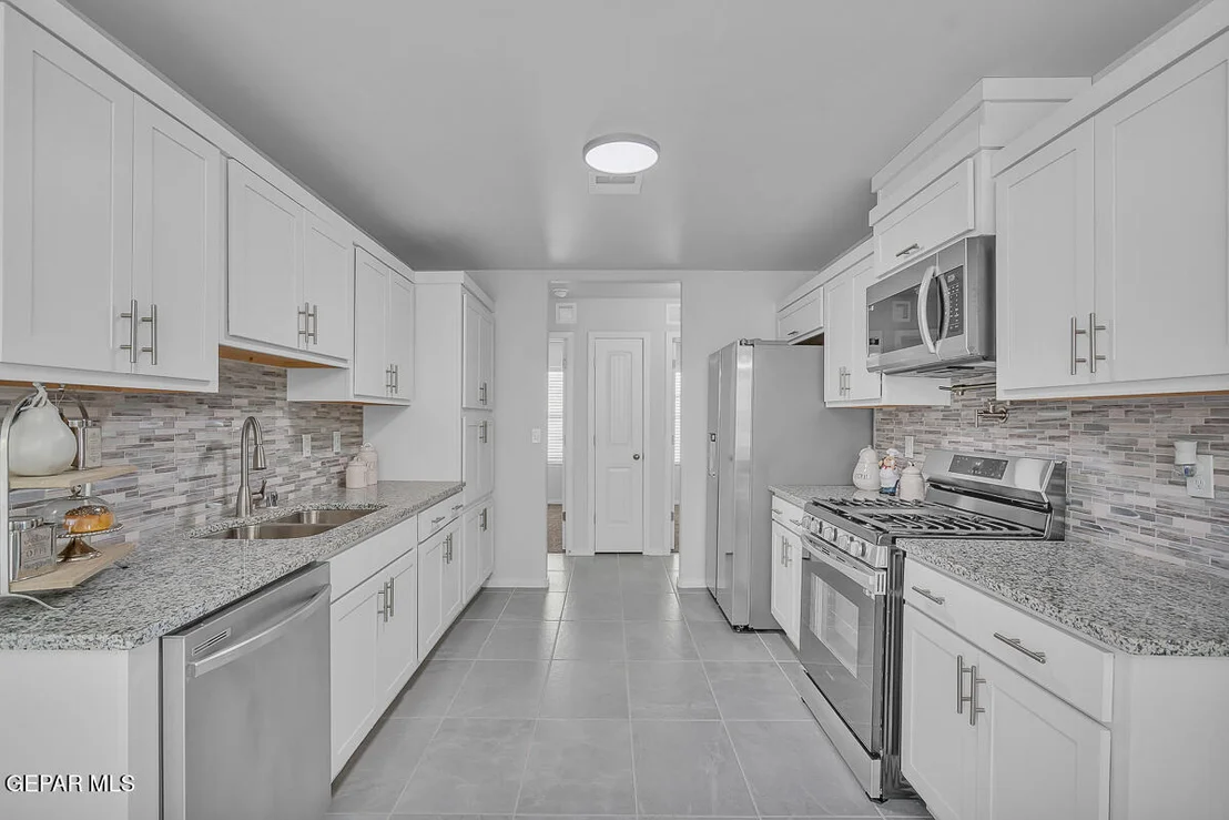 Photo of 949 Sandhurst Place
