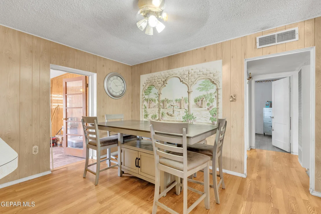 Photo of 5013 Flower Drive