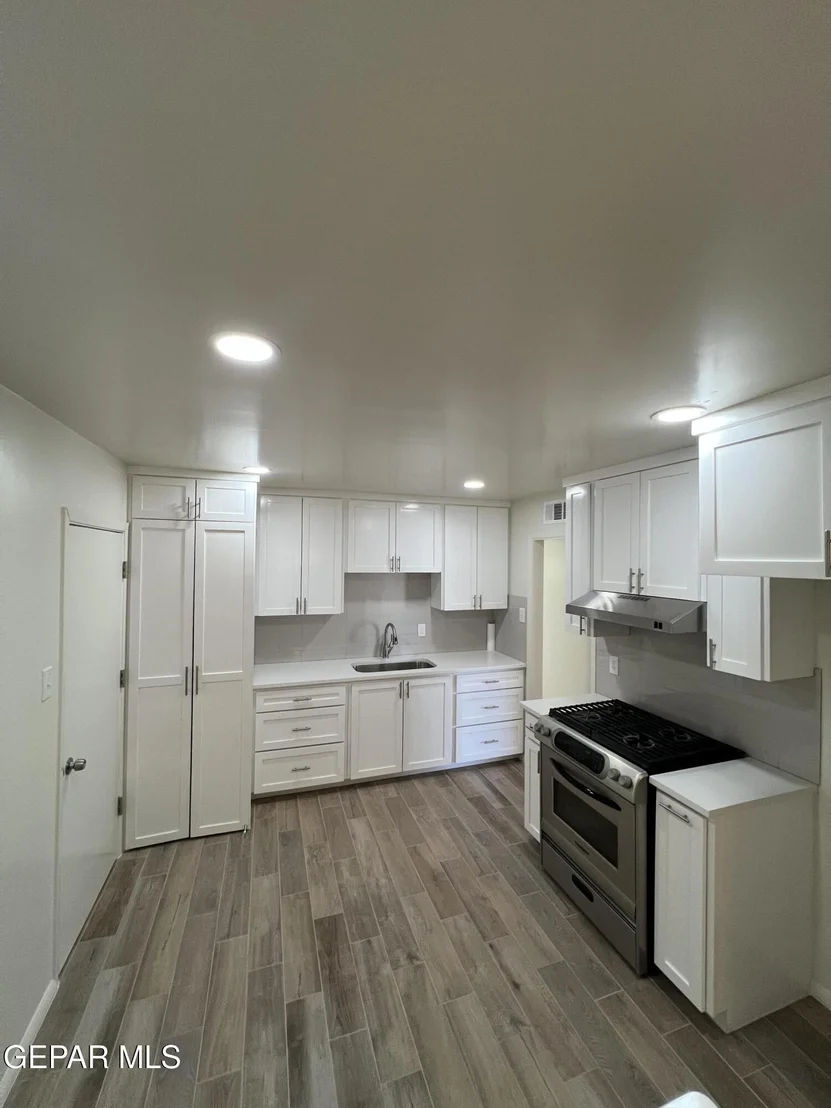 Photo of 6044 CABRILLO Drive