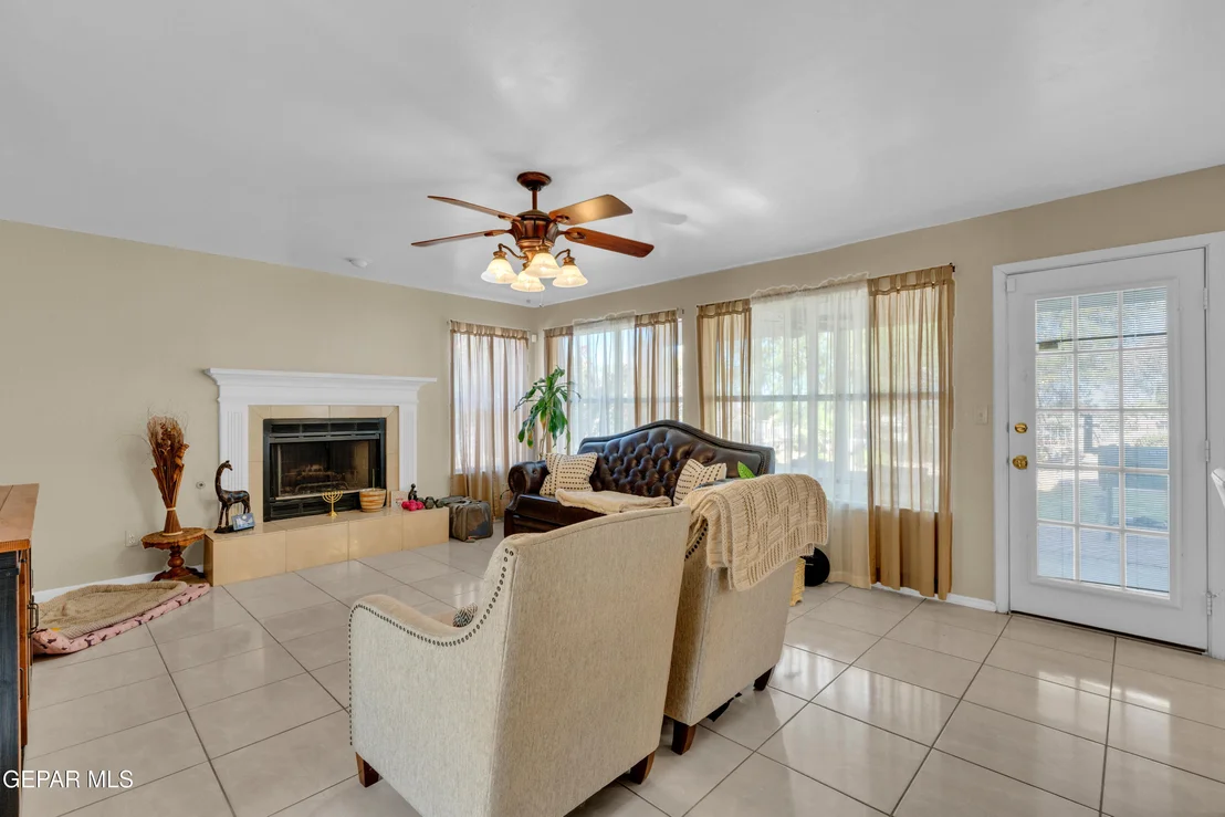 Photo of 1107 SUN RIDGE Drive