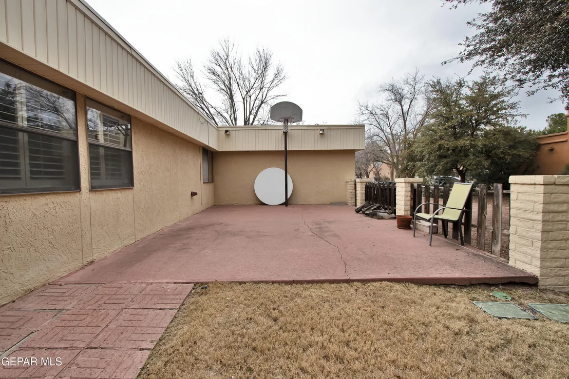 Photo of 308 Stotts Avenue