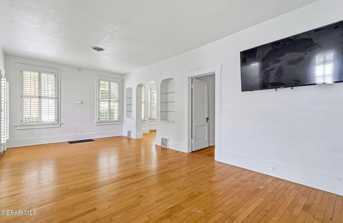 Photo of 1512 ELM Street