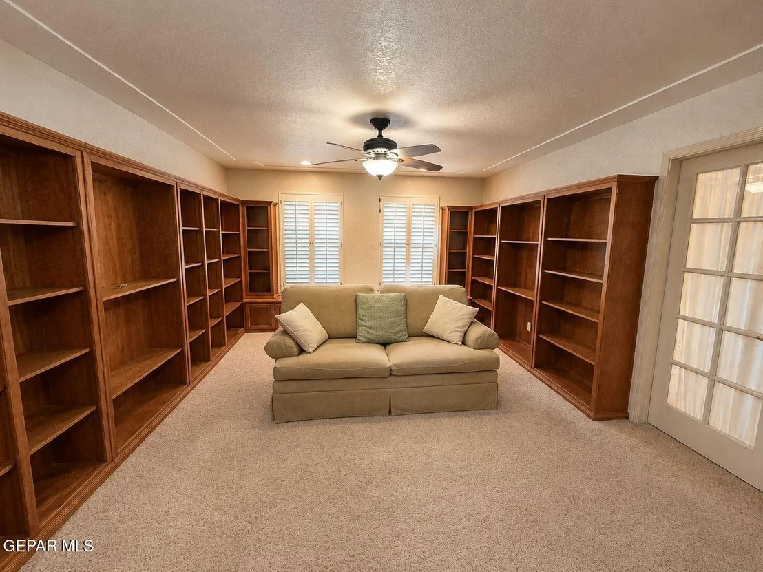 Photo of 6833 LA CADENA Drive
