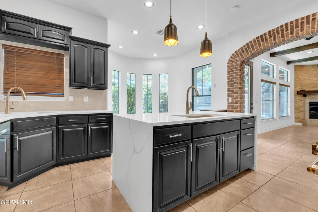 Photo of 5833 SUNDALE Road