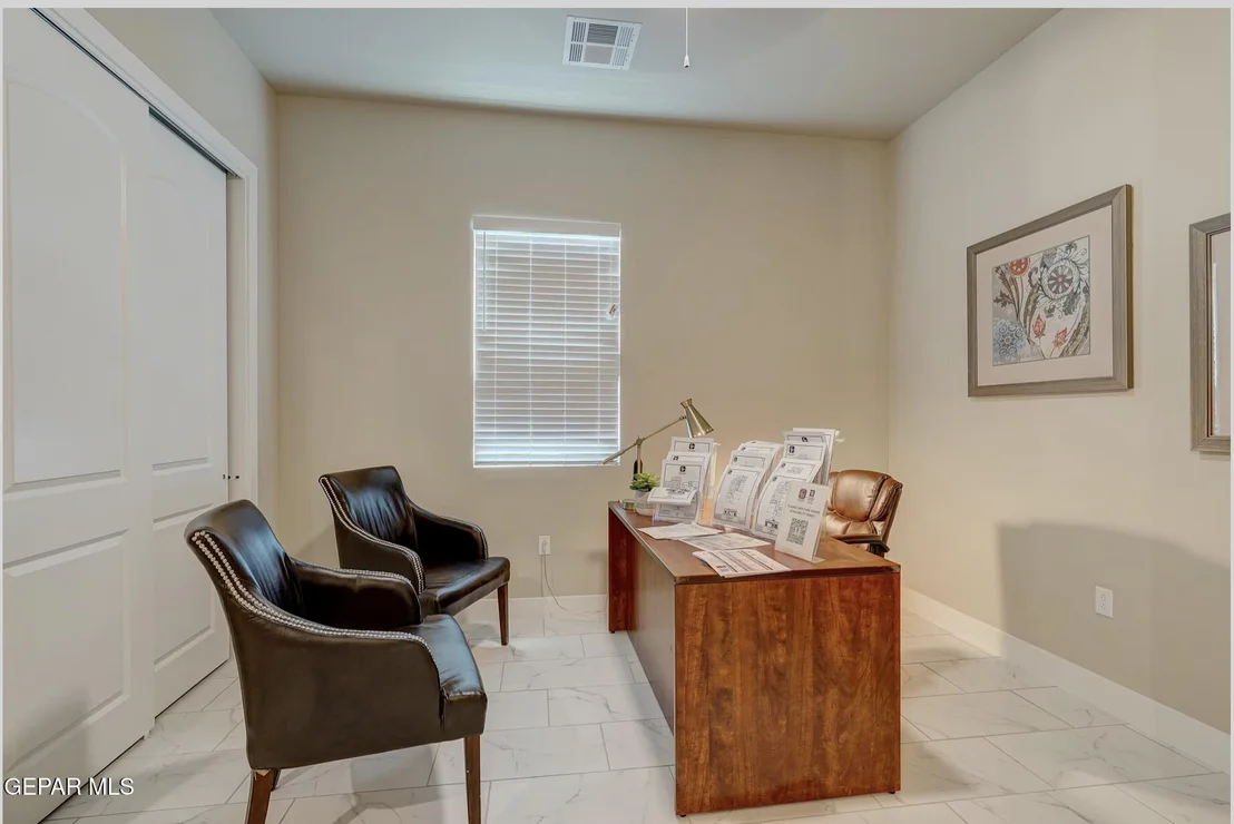 Photo of 812 Fairford Place