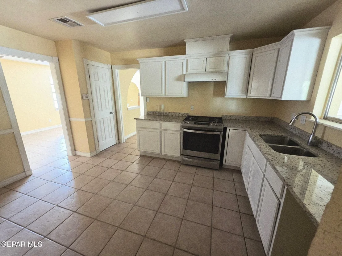 Photo of 208 Viking Drive