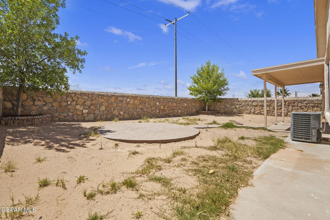 Photo of 813 Desert Bush Drive