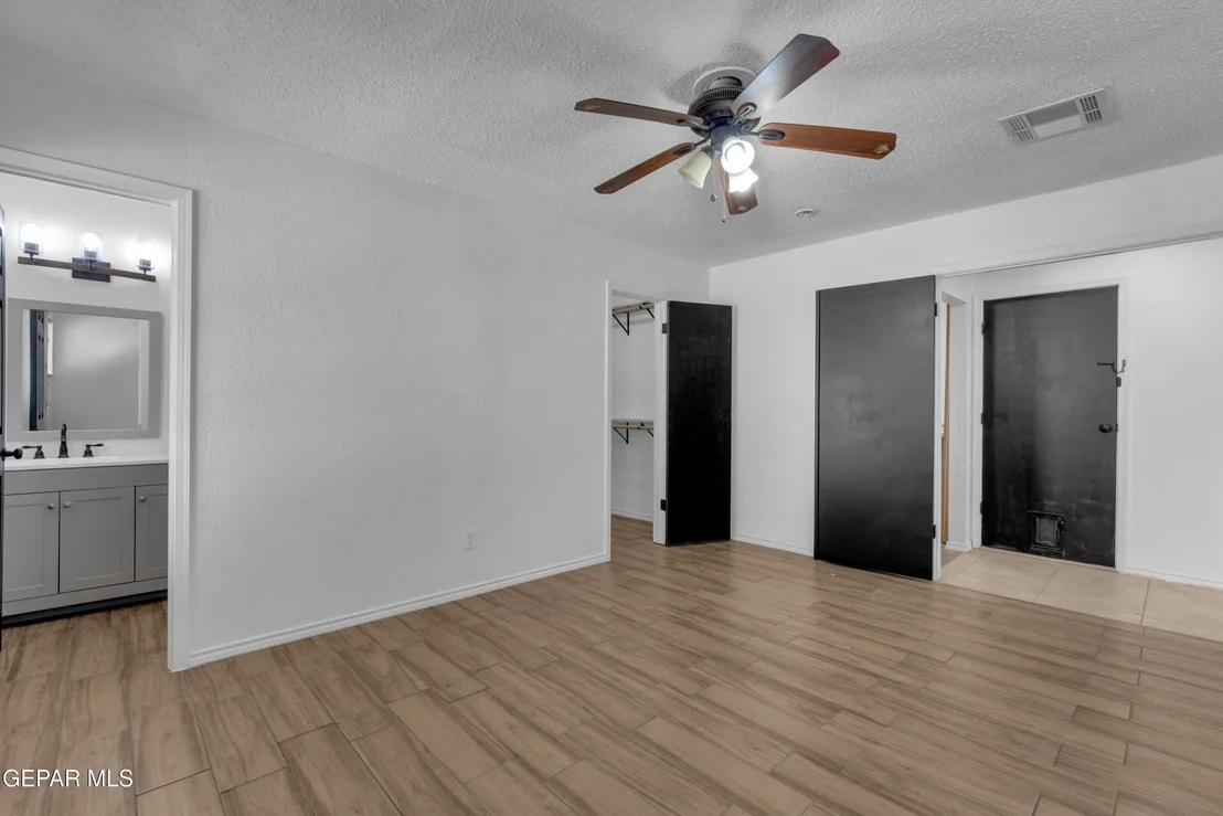 Photo of 10401 Aphrodite Drive