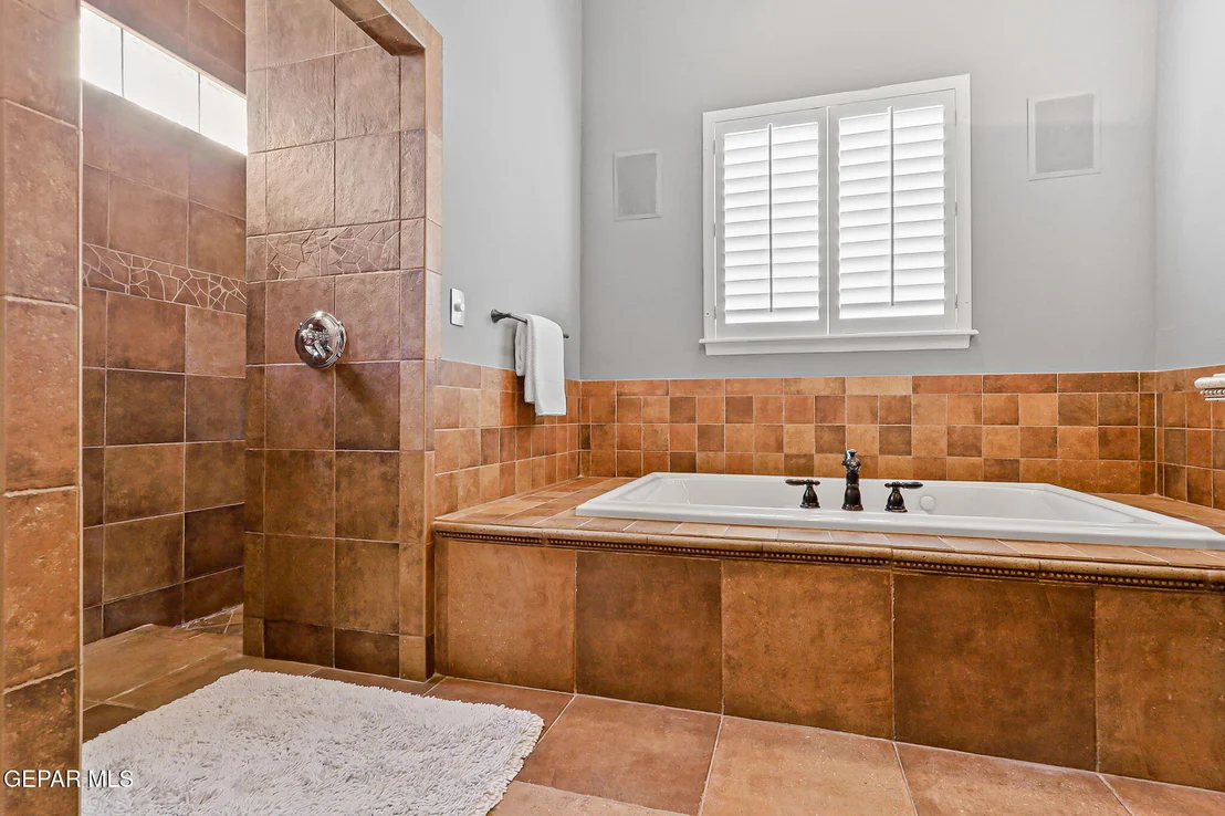 Photo of 5301 UPPER VALLEY Road