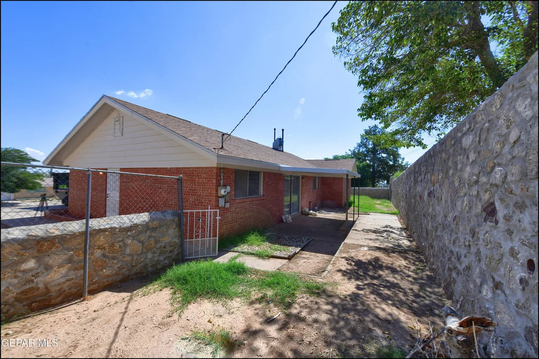 Photo of 3312 DIAMOND Drive