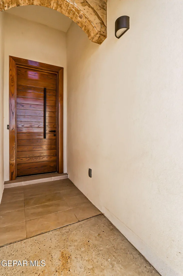 Photo of 945 Ada Lane