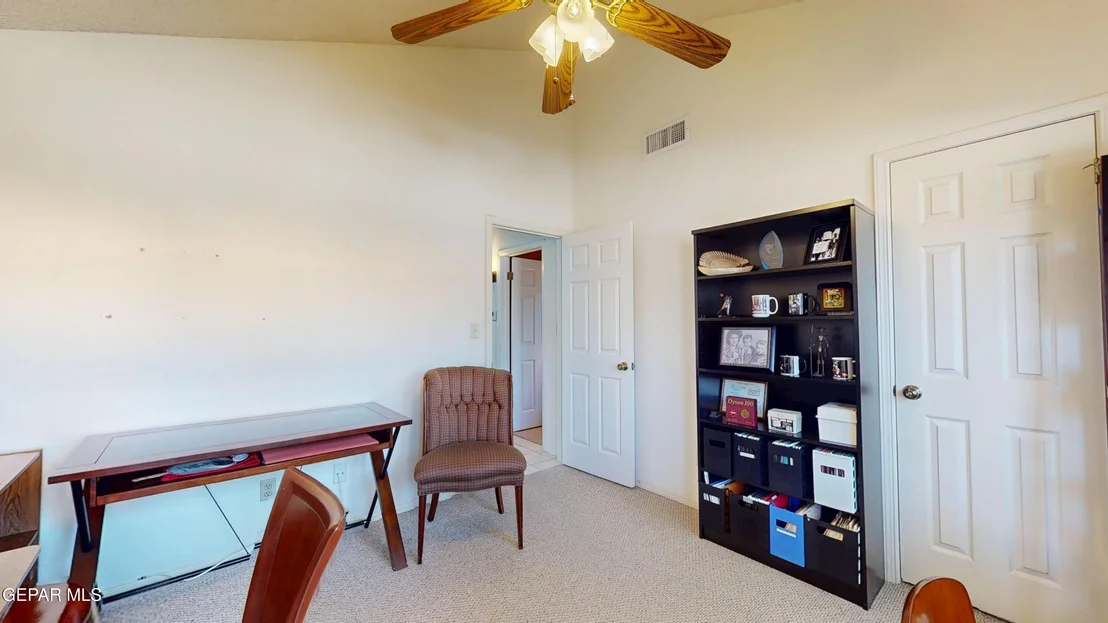 Photo of 724 CHELTENHAM Drive