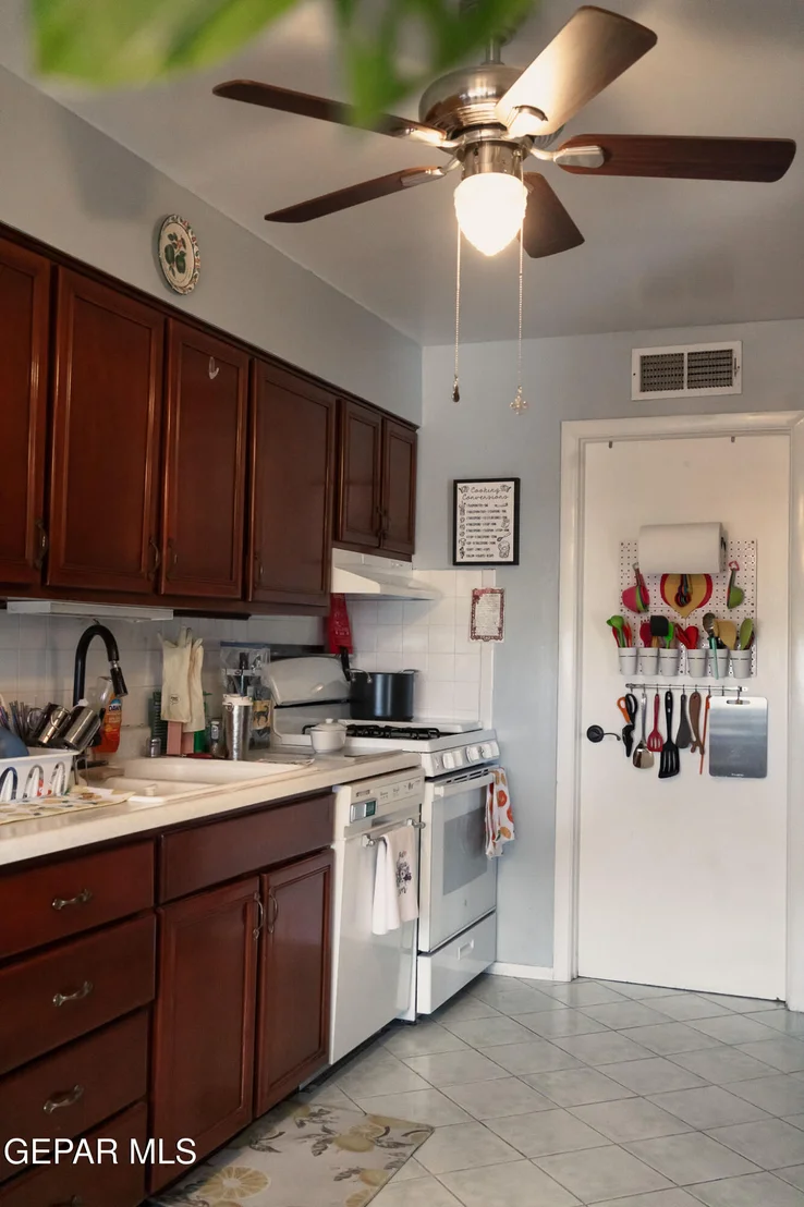 Photo of 8908 ECHO Street
