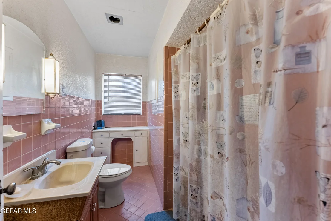Photo of 1101 MESITA Drive