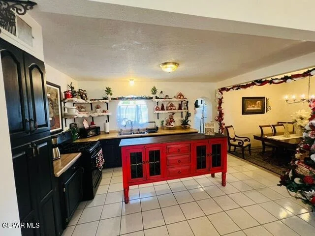 Photo of 400 De Vargas Drive