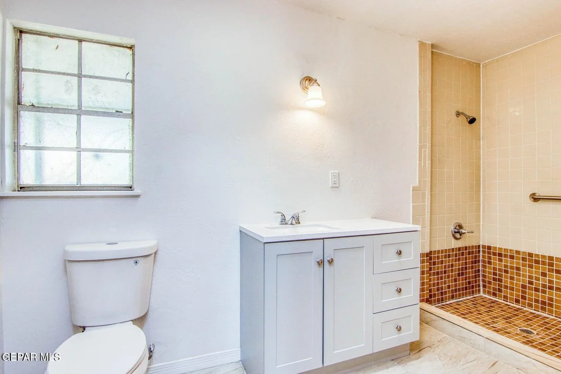 Photo of 915 Sparks Circle