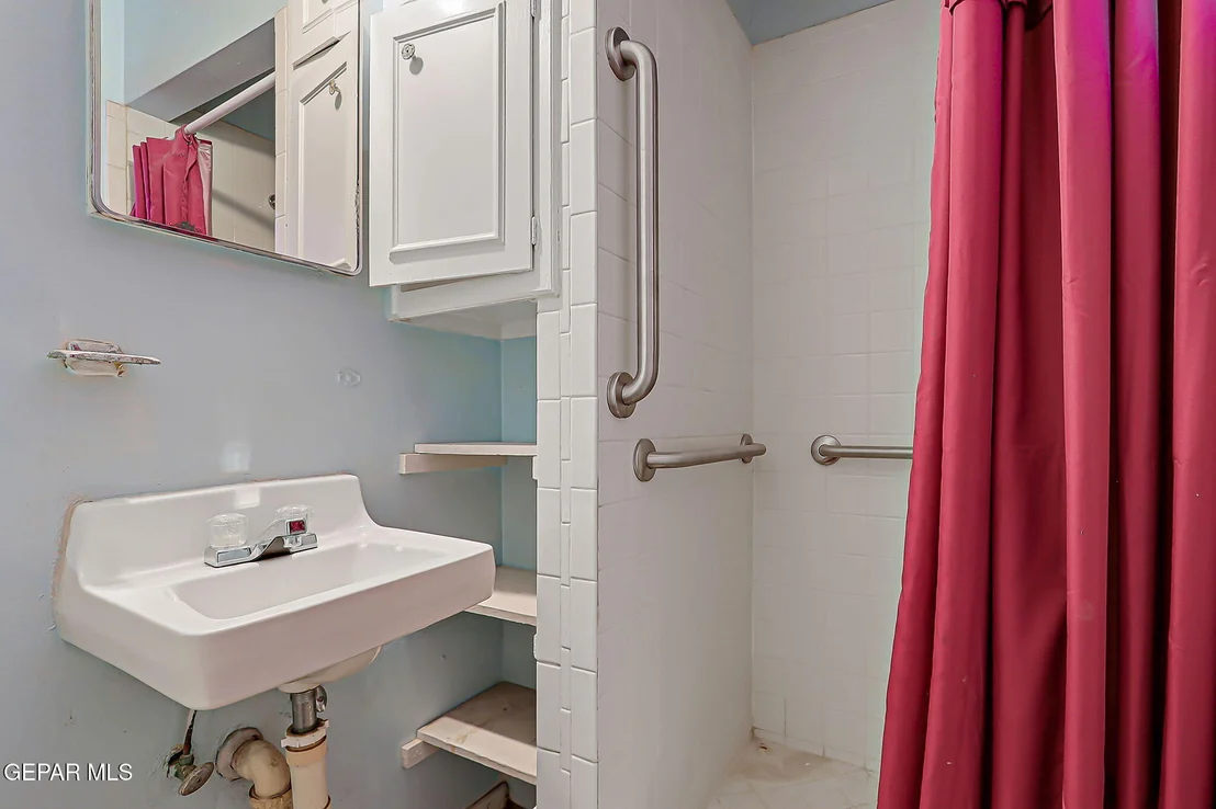 Photo of 7925 Broadway Drive