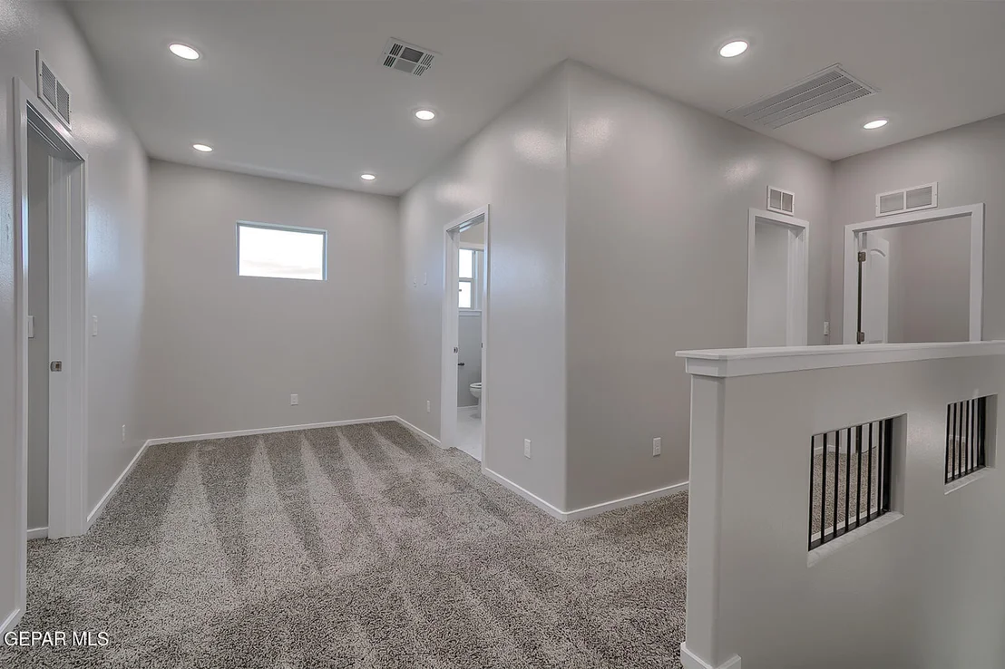 Photo of 15100 COMPOSITION Avenue