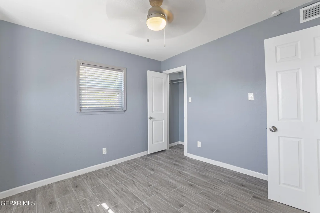 Photo of 3550 VANDERVEER Drive
