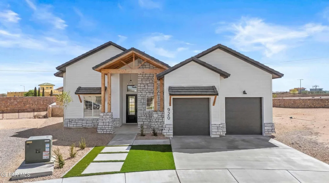 Photo of 920 Sandhurst Place