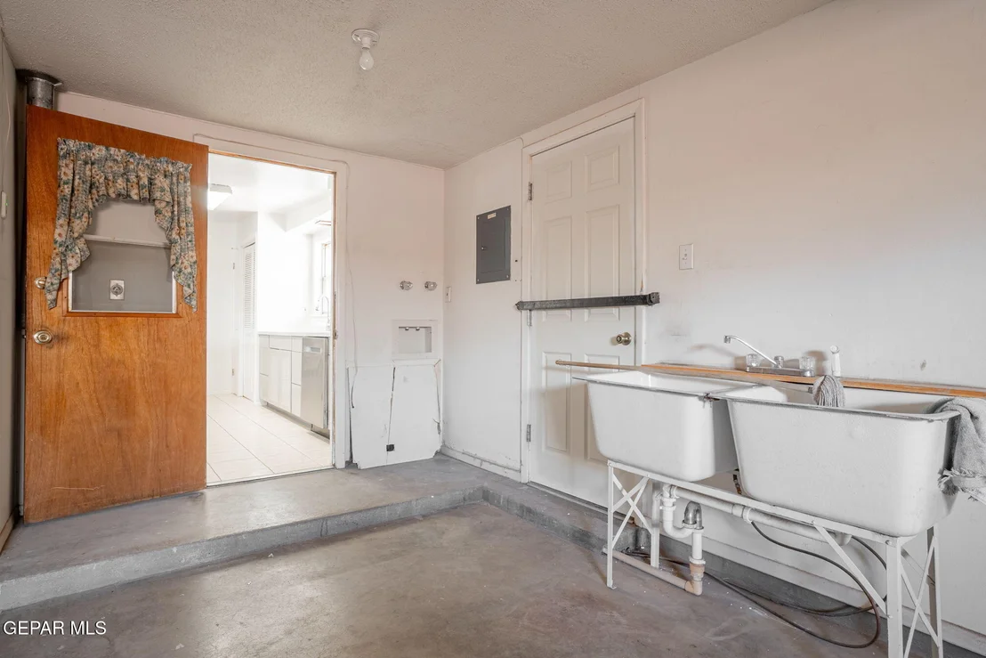Photo of 3217 SHETLAND Road