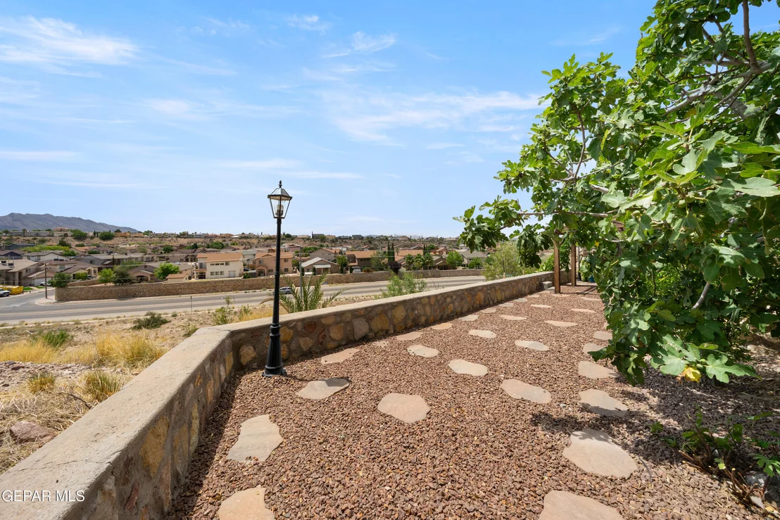 Photo of 7250 LONGSPUR Drive