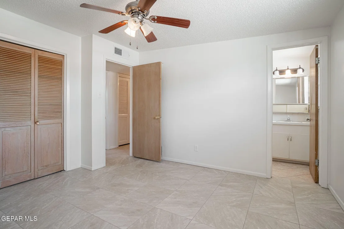 Photo of 3217 SHETLAND Road