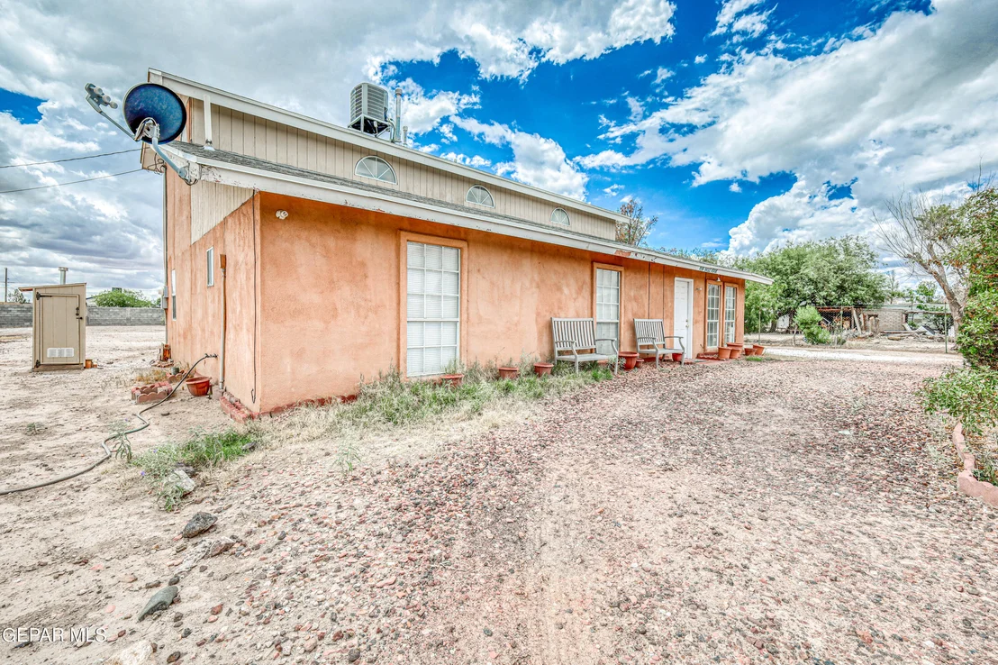 Photo of 11581 Valle Verde Road