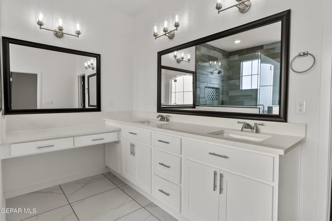 Photo of 2320 Enchanted Hawk