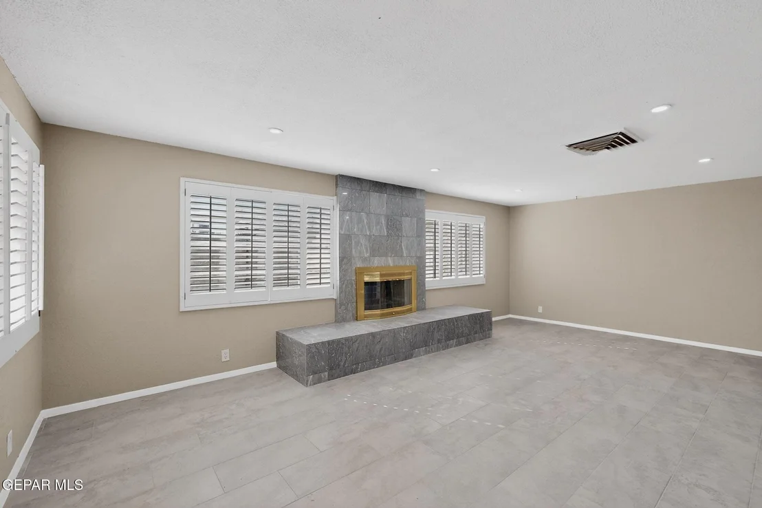 Photo of 1515 DENNIS Circle