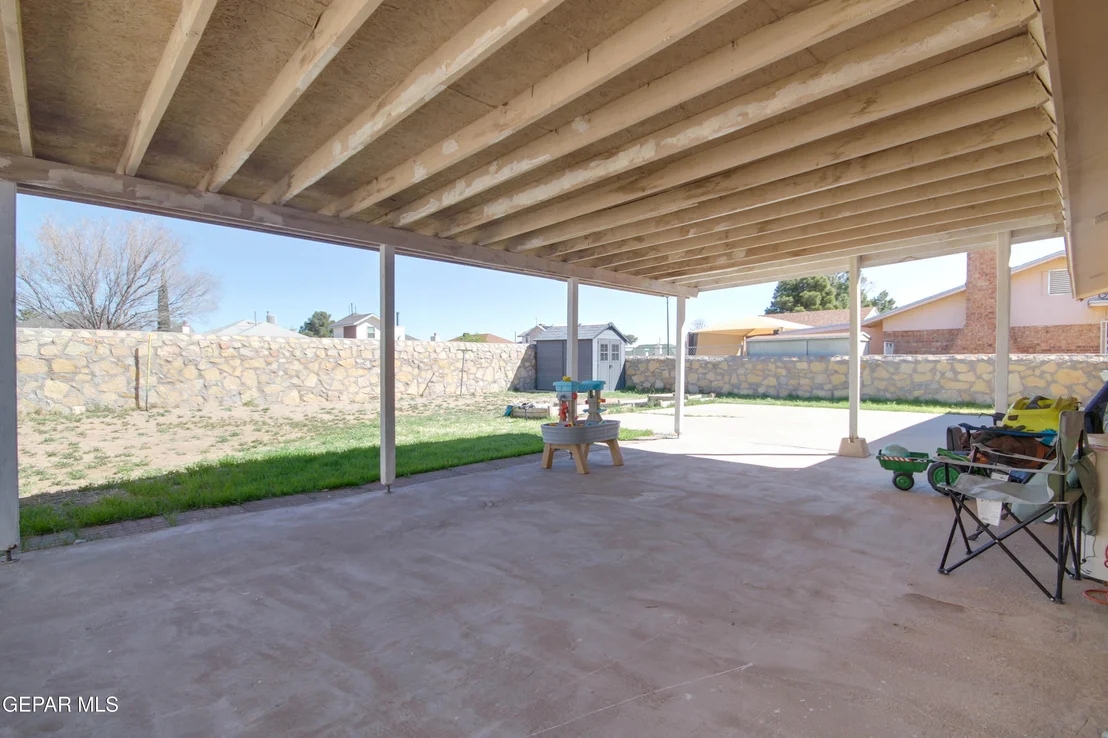 Photo of 5629 LONGVIEW Circle