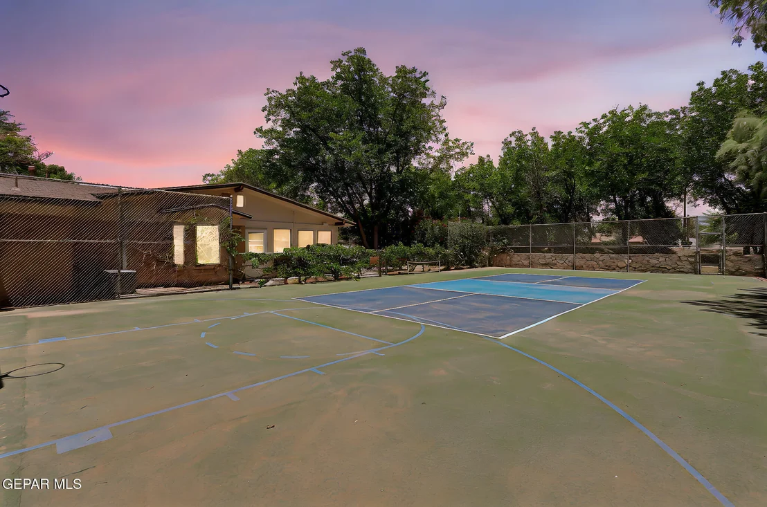 Photo of 713 LIVE OAK Drive