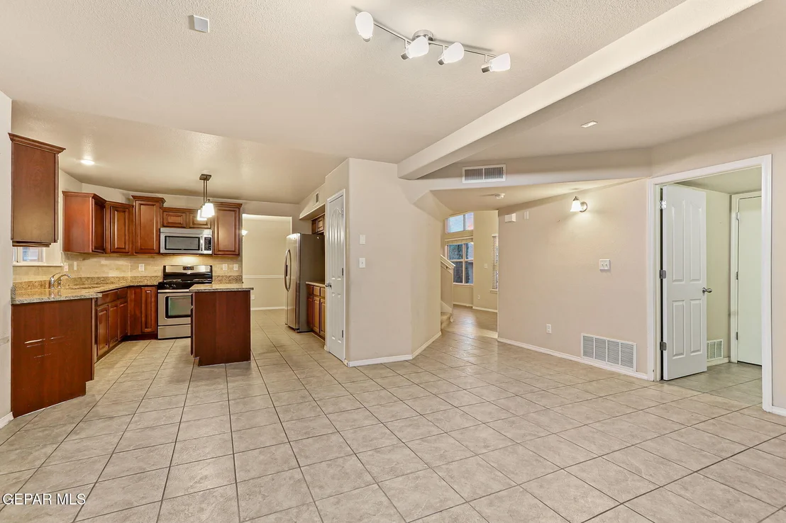 Photo of 6628 Parque del Sol Drive