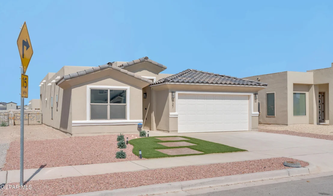 Photo of 937 SANDHURST Place