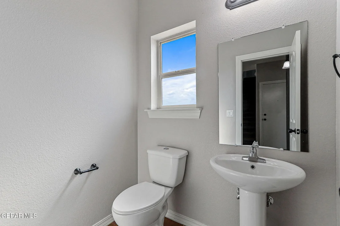 Photo of 7108 N North Skies