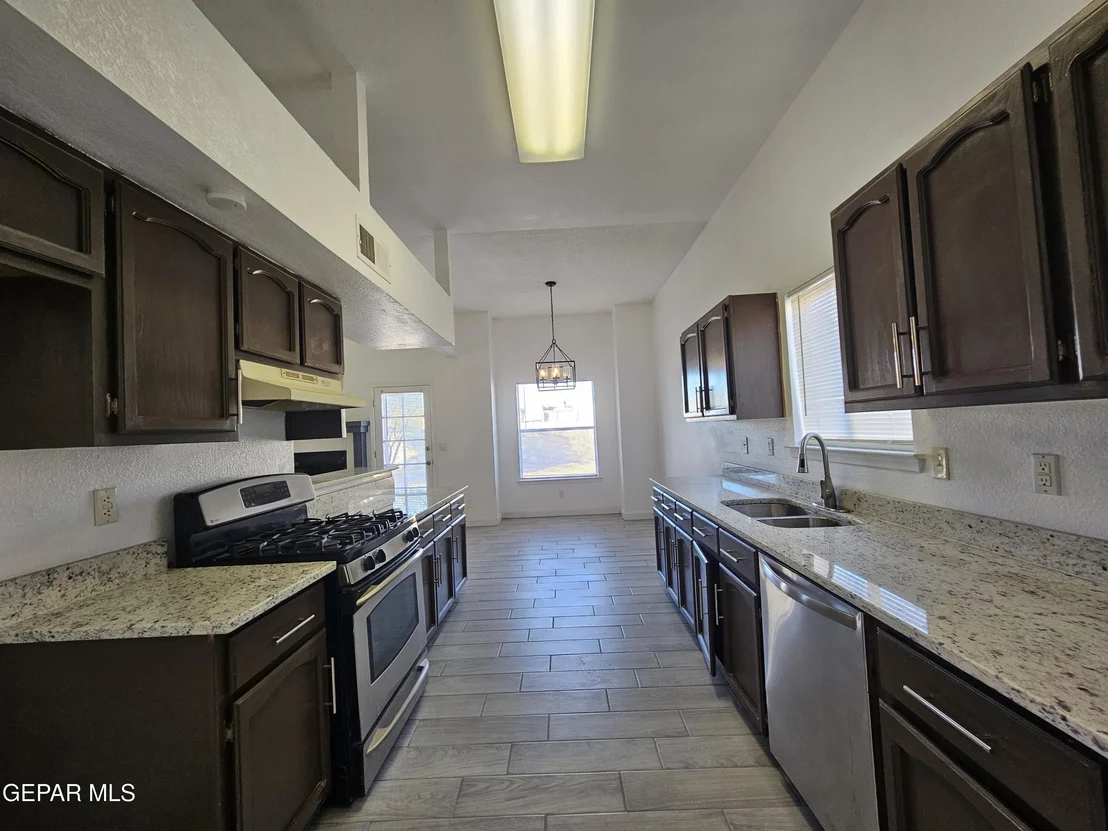 Photo of 2155 SUN MANOR Drive
