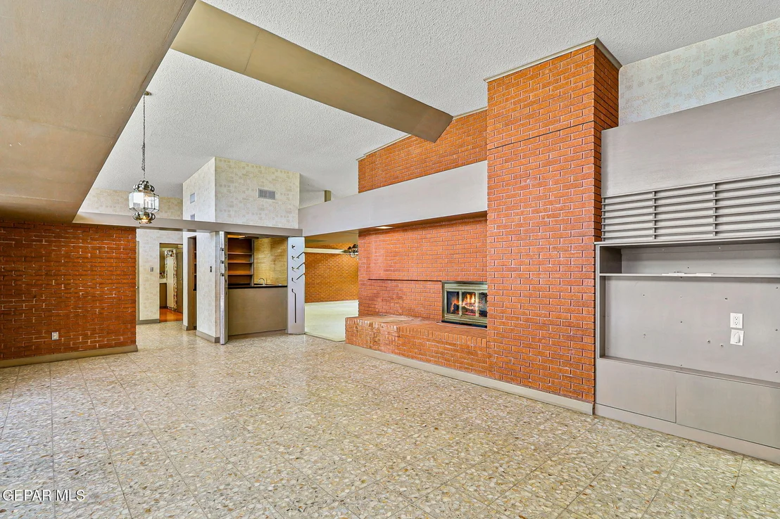 Photo of 1209 Thunderbird Drive