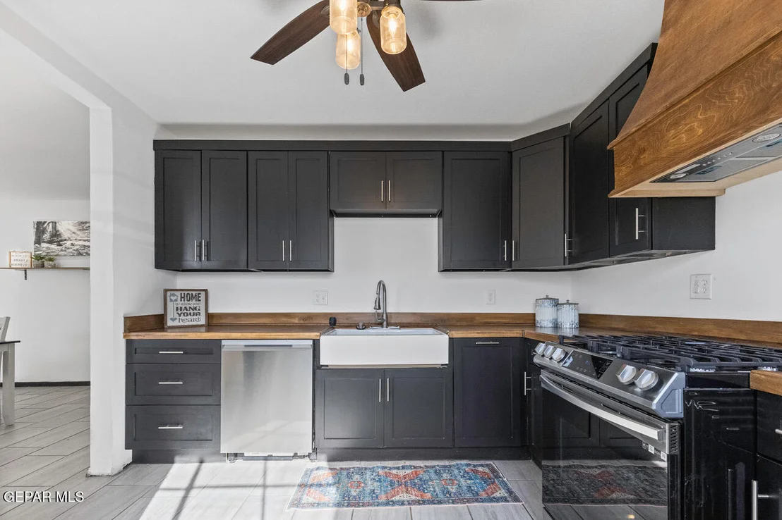 Photo of 8832 MOUNT HAGAN Drive