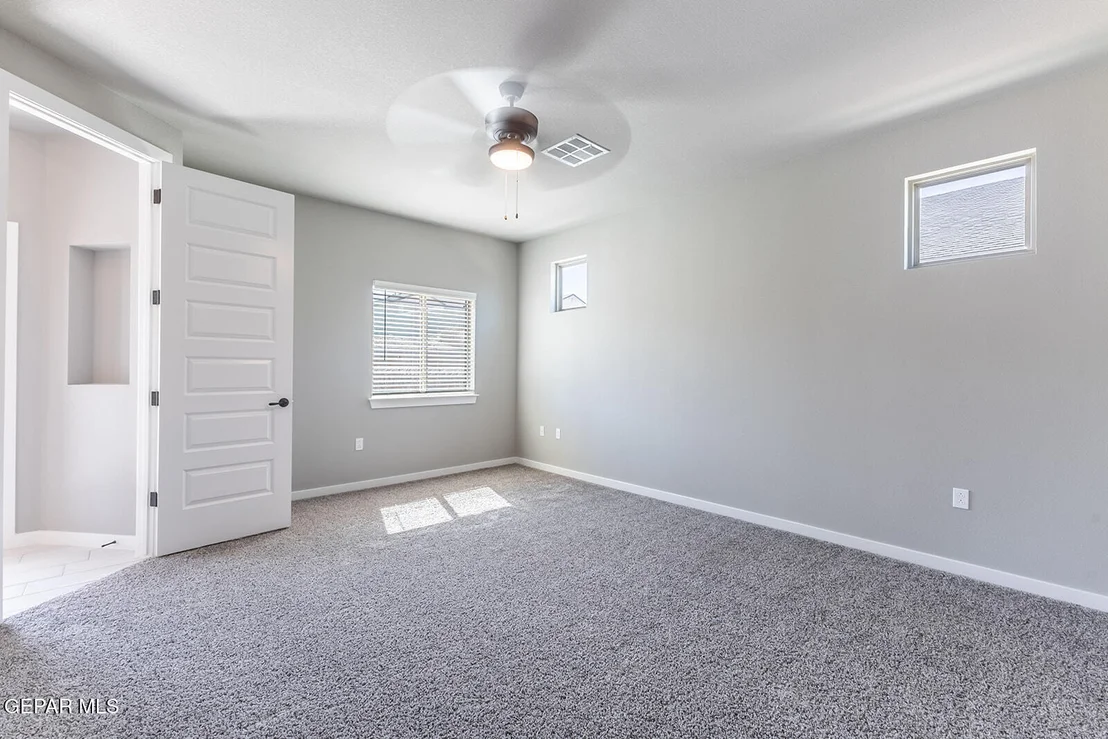 Photo of 920 Foley Place