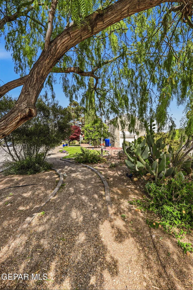 Photo of 700 E BALTIMORE Drive