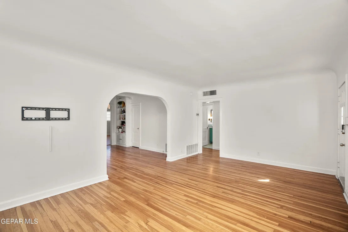 Photo of 1019 KELLY Way