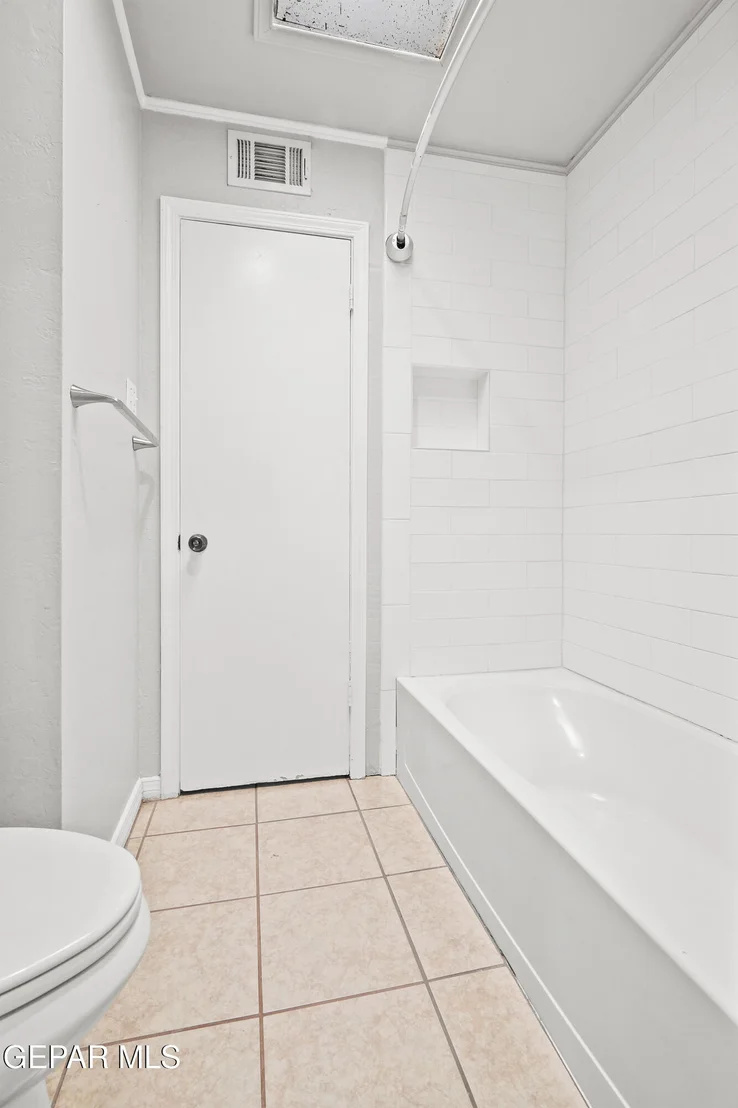 Photo of 700 DE LEON Drive