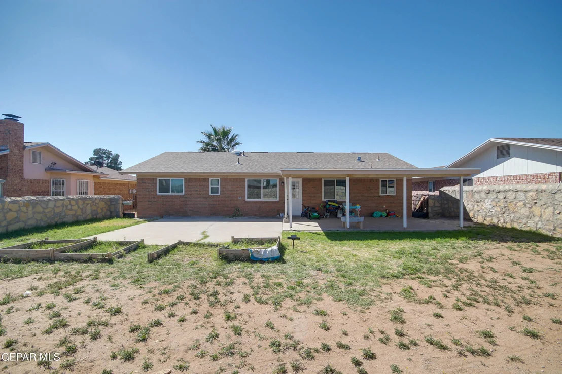 Photo of 5629 LONGVIEW Circle