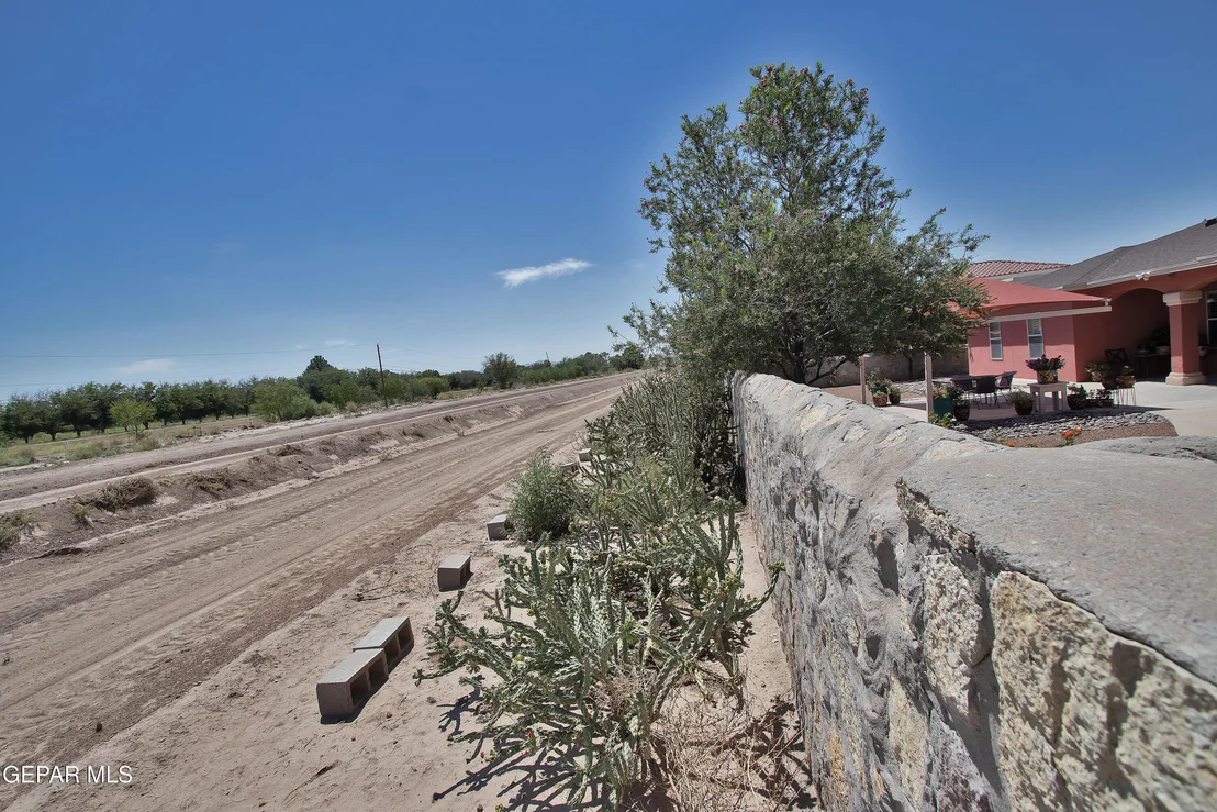 Photo of 920 TYLER SETH Avenue