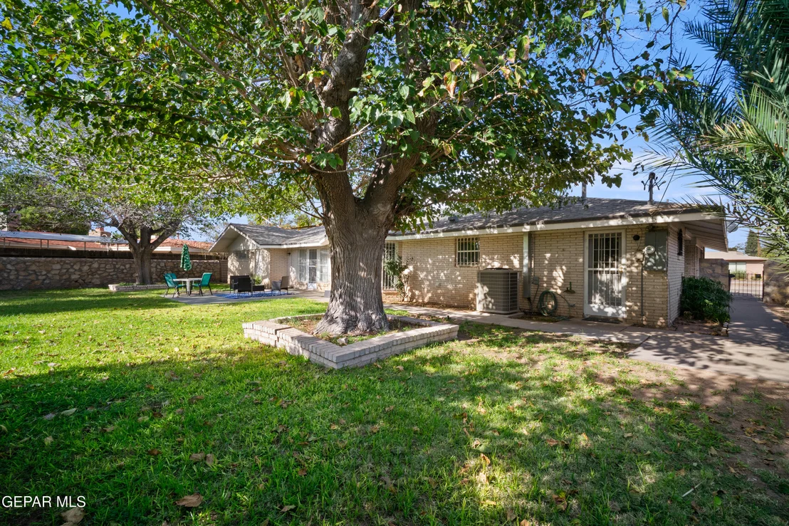 Photo of 8820 DIRK Court